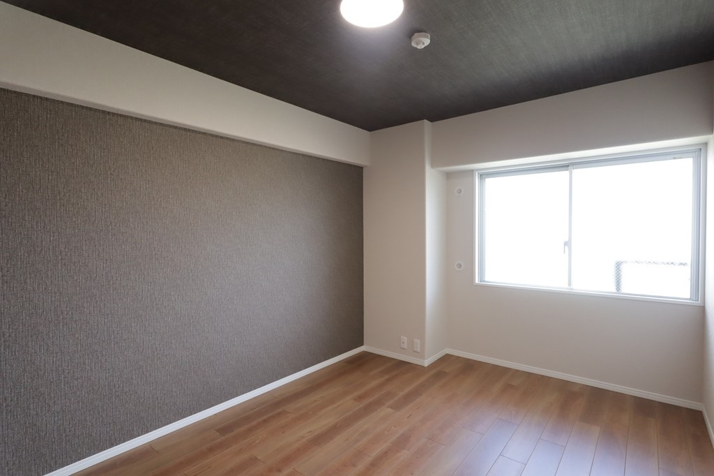 エンゼルハイムリバーサイド武庫川のその他|-洋室7.5帖-
エアコン完備◎シンプルな間取りになっているのでどんな家具でも合います。家具や敷物のカスタマイズを楽しめます！