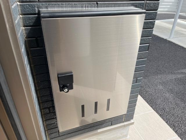 ラベンダーの玄関|宅配ボックス