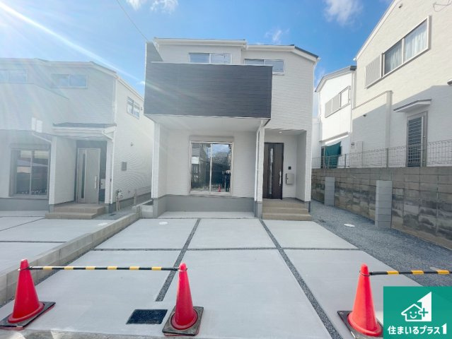 城陽市寺田尼塚　第1期　新築一戸建ての駐車場|並列２台駐車可能！ゆとりの駐車スペースで車庫入れもスムーズ！