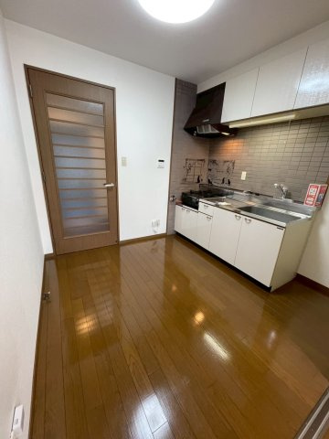 YMクレストの居間・リビング