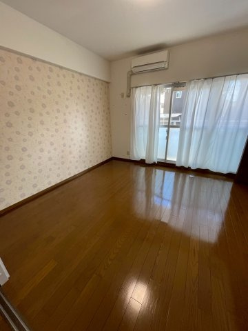 久留米市津福本町の賃貸マンションの洋室