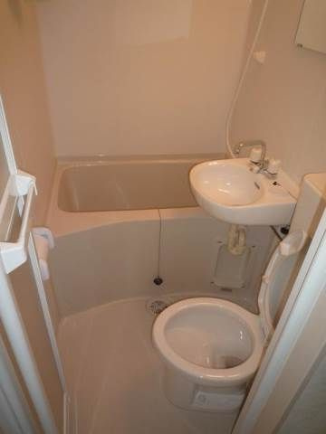 シャンテアムール亀戸の浴室|3点ユニット(バス・トイレ同室)