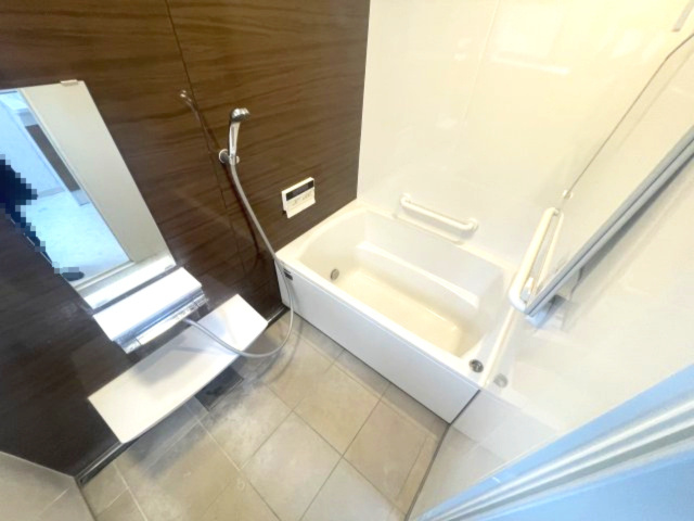 近江八幡市北津田町中古戸建の浴室