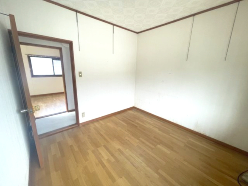 近江八幡市北津田町中古戸建の洋室|2階5帖洋室