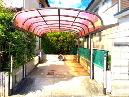 近江八幡市北津田町中古戸建の駐車場