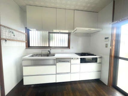 近江八幡市北津田町中古戸建のキッチン