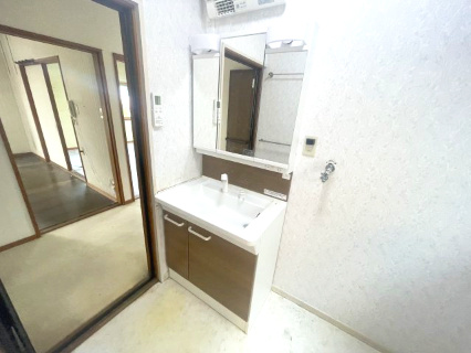 近江八幡市北津田町中古戸建の独立洗面台