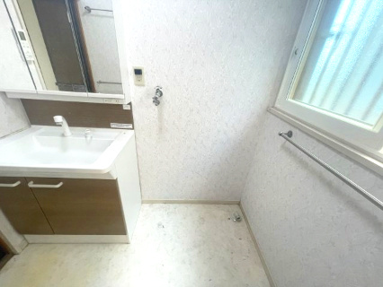 近江八幡市北津田町中古戸建のランドリースペース