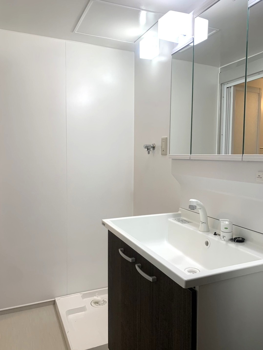 ◆２沿線利用可能◆陽当たり・通風良好の３ＬＤＫ◆複層ガラス採用◆宇治大久保コープＡ棟の独立洗面台|独立洗面台　洗濯機置き場