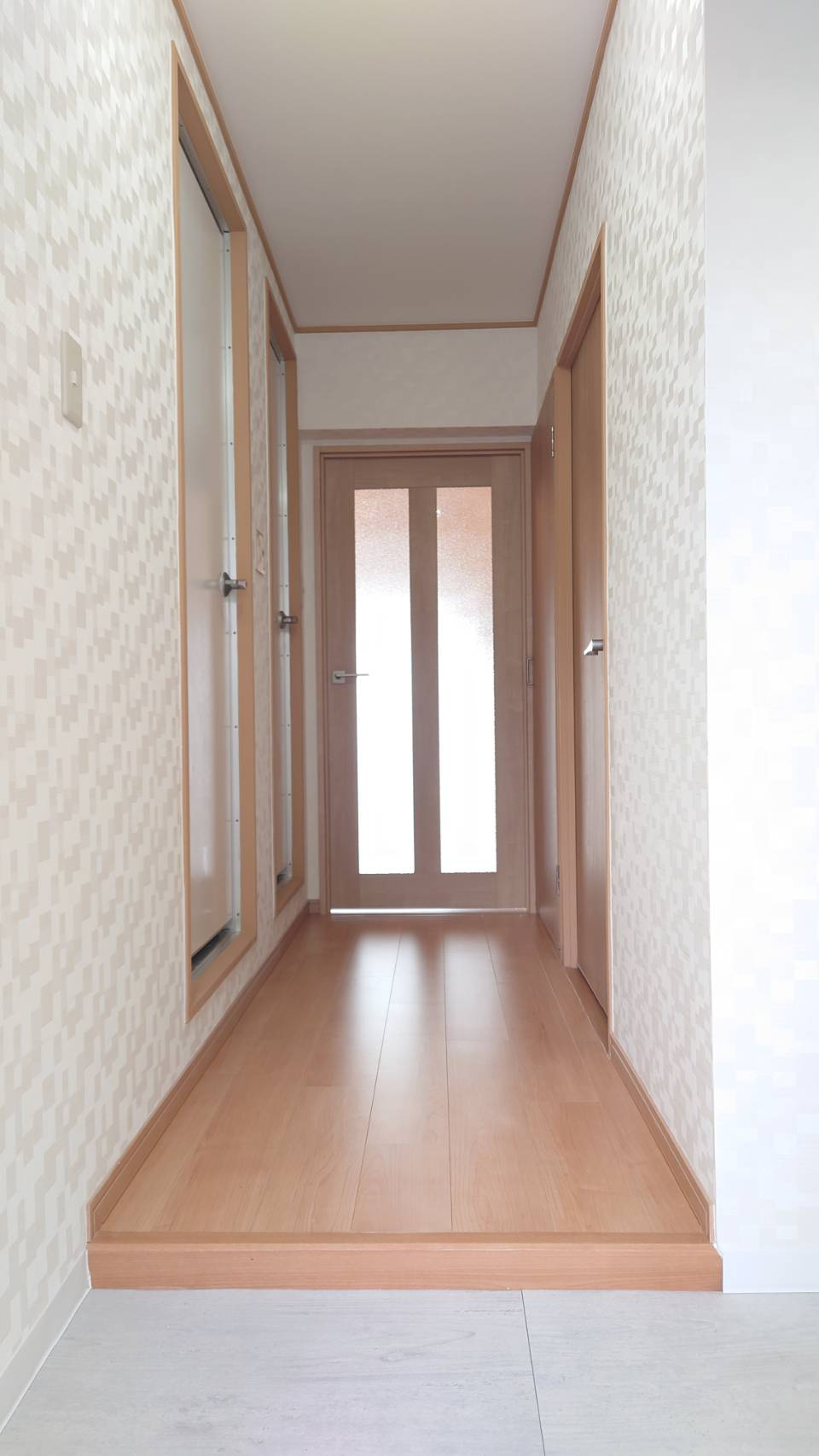 ◆２沿線利用可能◆陽当たり・通風良好の３ＬＤＫ◆複層ガラス採用◆宇治大久保コープＡ棟の玄関|玄関