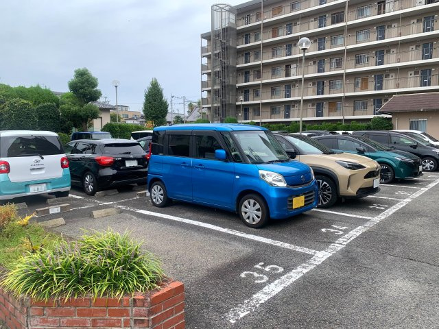 ◆２沿線利用可能◆陽当たり・通風良好の３ＬＤＫ◆複層ガラス採用◆宇治大久保コープＡ棟の駐車場|駐車場