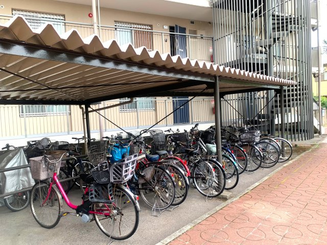 ◆２沿線利用可能◆陽当たり・通風良好の３ＬＤＫ◆複層ガラス採用◆宇治大久保コープＡ棟の駐輪場|駐輪場