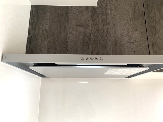 ◆２沿線利用可能◆陽当たり・通風良好の３ＬＤＫ◆複層ガラス採用◆宇治大久保コープＡ棟のキッチン|レンジフード