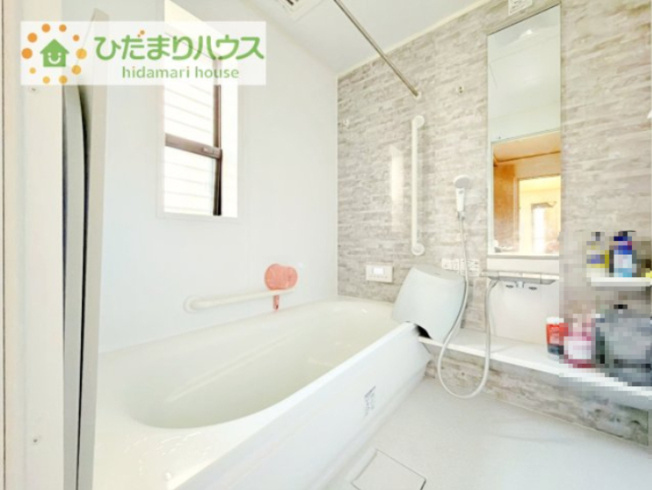 【浴室】 | つくば市学園南３丁目　中古戸建 | 大人が足を伸ばしても十分な広さ！一人でゆっくりくつろぐ時間も大切です！