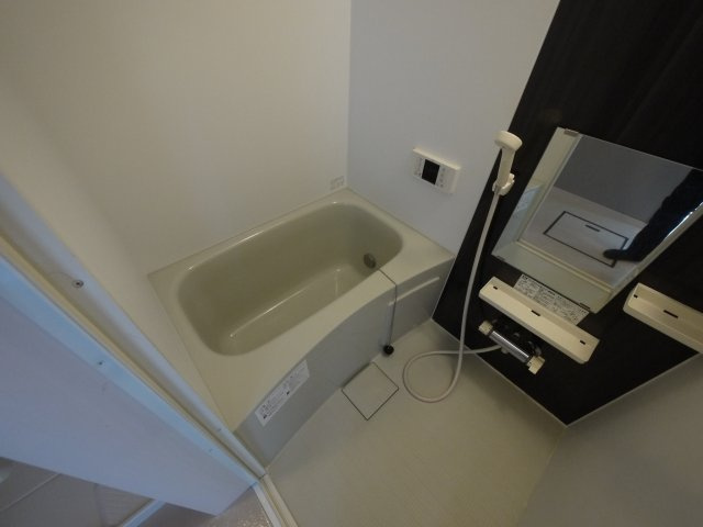 エスポワール三山の浴室|追い焚き機能で毎日ポカポカお風呂！
