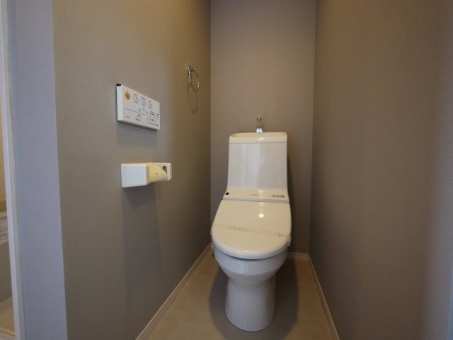 エスポワール三山のトイレ|ウォッシュレット付きのおトイレです！