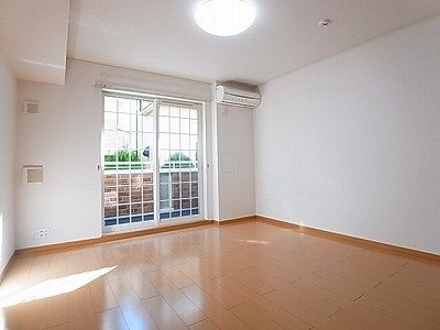 エレガンツァ　フィオーレの居間・リビング