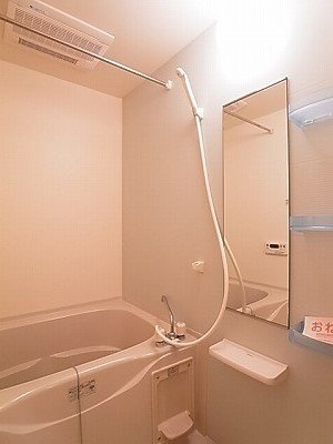 エレガンツァ　フィオーレの浴室