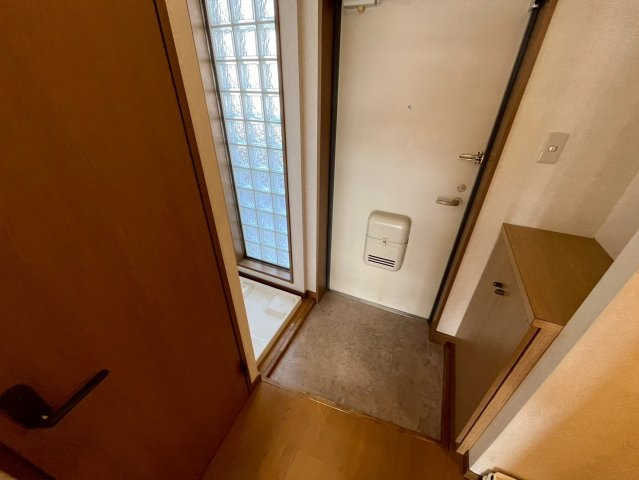 ポコアポコ明石鍛治屋町五番館の玄関