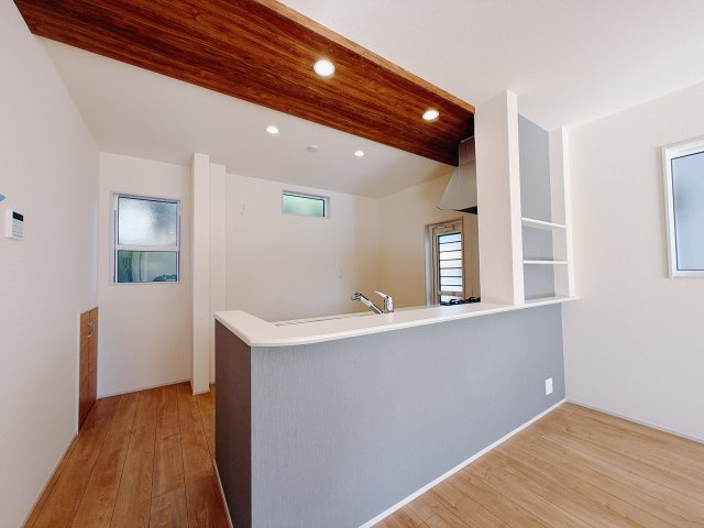 【新築戸建】前橋市江田町のダイニング|■ダイニング｜【ダイニングなのに】お家にいるけどおしゃれなカフェに来ているような感覚になってしまうカフェカウンター☆