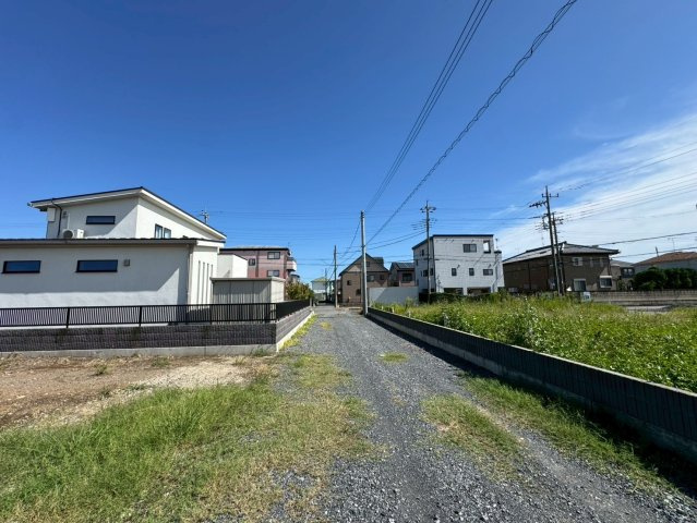－三丁目不動産ー　深谷市西大沼　造成完の前面道路含む現地写真