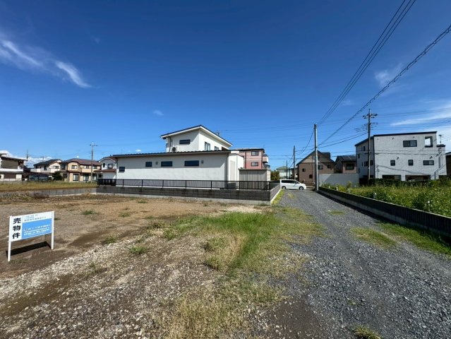 -三丁目不動産-　深谷市西大沼　造成完の前面道路含む現地写真