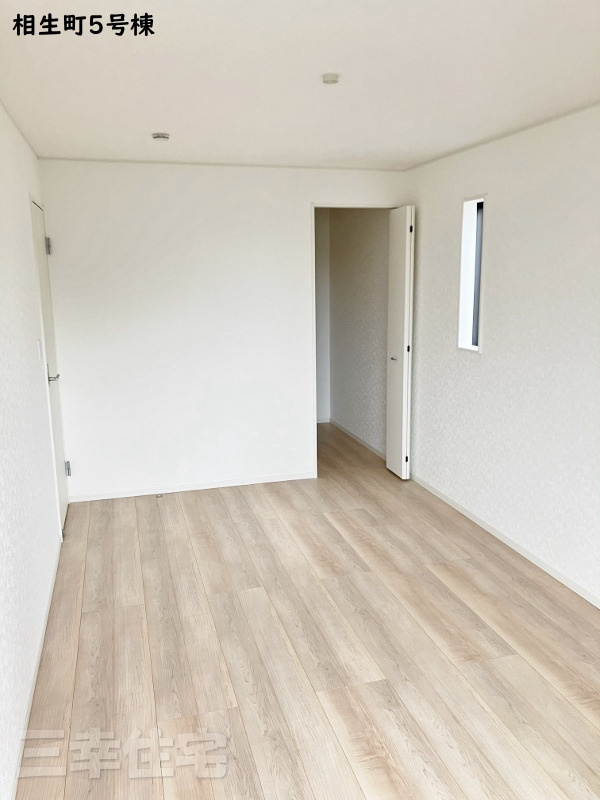 碧南市相生町の寝室|主寝室7.5帖は南向き