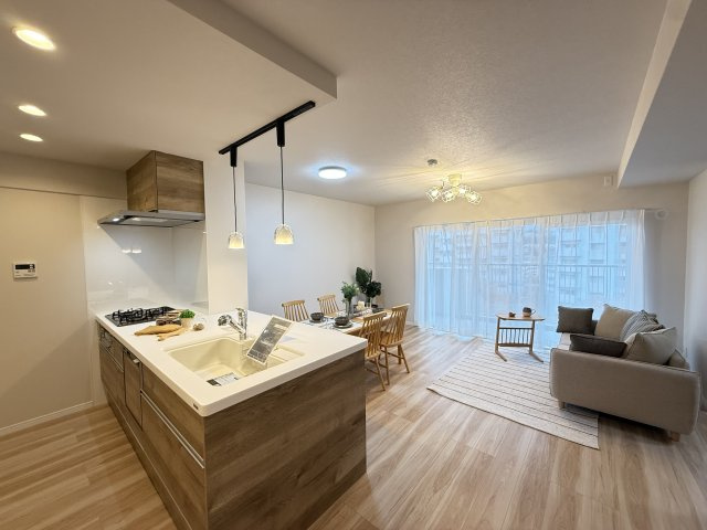 【居間・リビング】セレノ藤原台Ｂ棟 