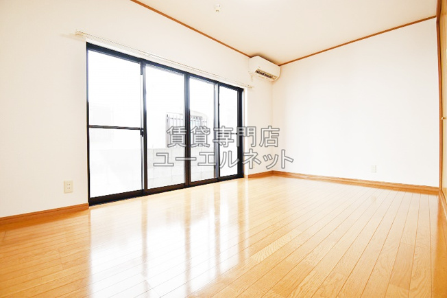 【居間・リビング】 | カーサ ポンテ アルト | 洋室7.7帖