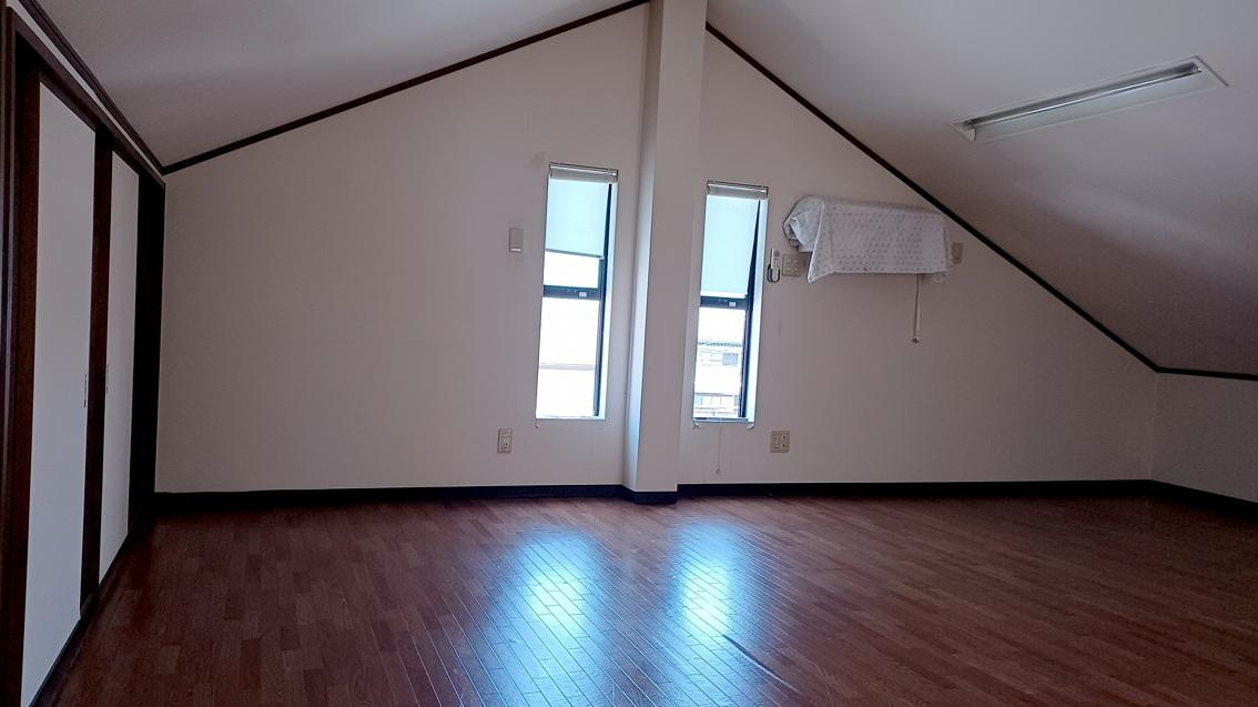 南国市立田　中古戸建ての洋室