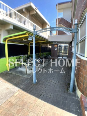 【エントランス】 | グランデュール46 | 落ち着いたエントランスです
