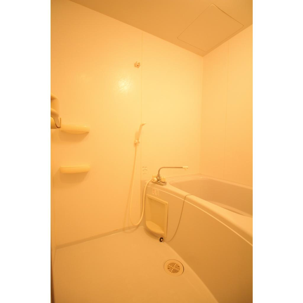 クレスト湘南の浴室