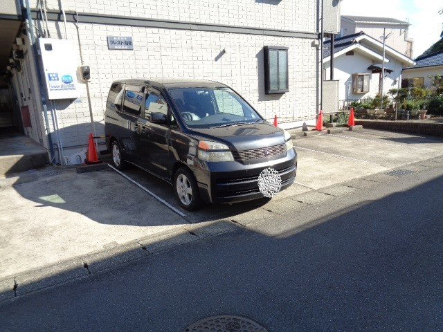 クレスト湘南の駐車場|敷地内駐車場