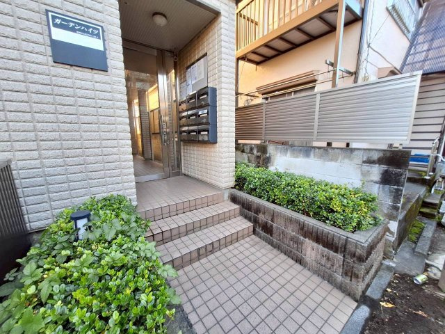 ガーデンハイツのエントランス|★オートロックエントランス★