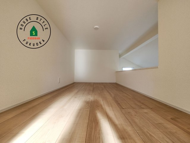 福岡市早良区飯倉3丁目第1-2棟(1号棟)の子供部屋|穏やかな光が差し込む室内には、穏やかな時間が流れます。