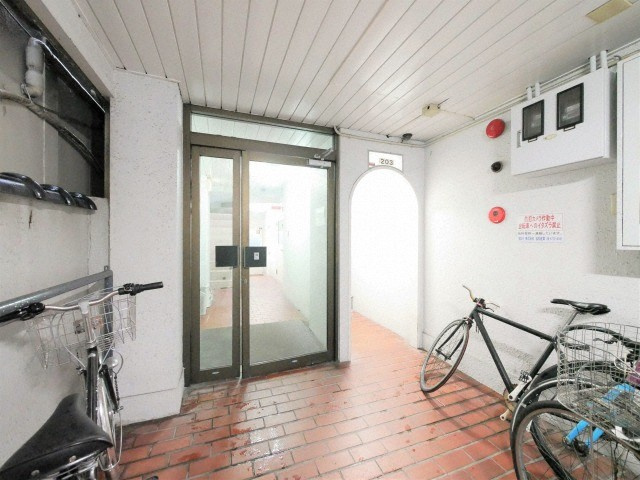 リブロン和泉町のロビー