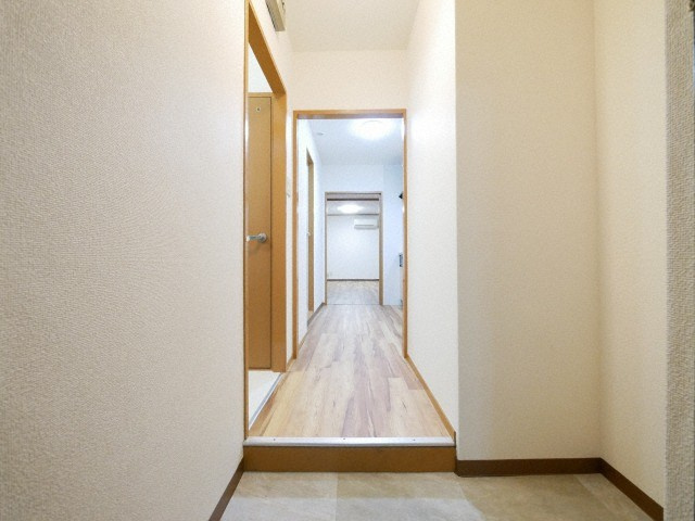 リブロン和泉町の玄関