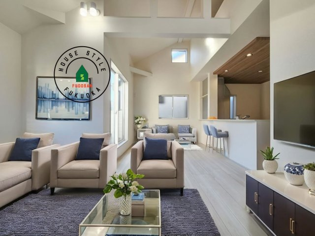 福岡市早良区飯倉3丁目第1-2棟(2号棟)の外観|多くの時間を過すことになるリビングだからこそ、いつも穏やかな空間・解放感が味わえ毎日が充実します。※家具はCGを合成したものです。