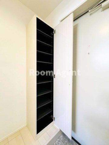 ユグドラシル高畑の玄関