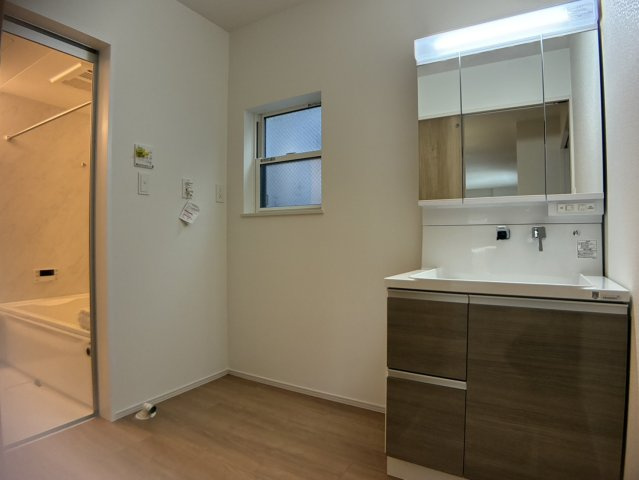 広島市中区吉島西２丁目5-の独立洗面台