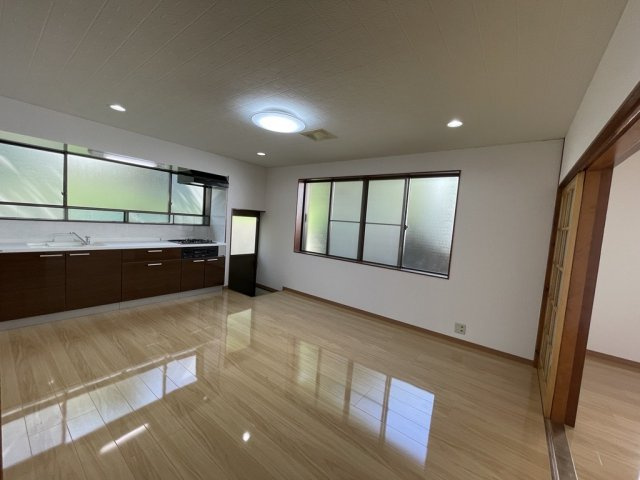 亀崎相生町1丁目貸家の居間・リビング