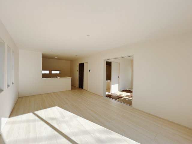 【新築戸建】第3高崎片岡の居間・リビング|■リビング｜毎日の家族とのご飯も大切に、充実できるようオシャレなダイニングキッチンをご用意しました♪より家族との絆も深まります＾＾