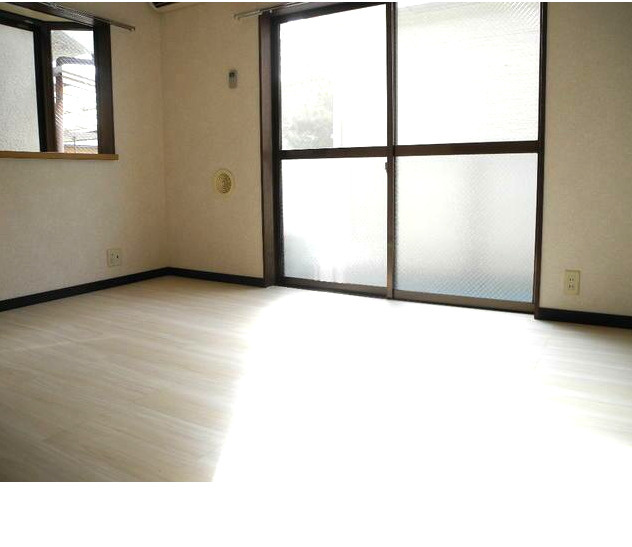 コスモ南太田の居間・リビング|南向きのお部屋