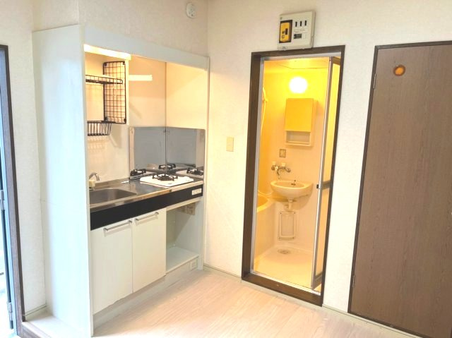 コスモ南太田のエントランス