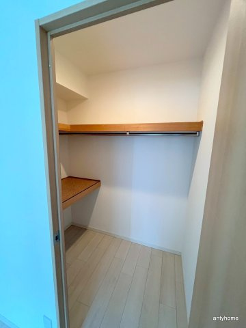 ロイヤルパークスなんば　仲介手数料無料の収納