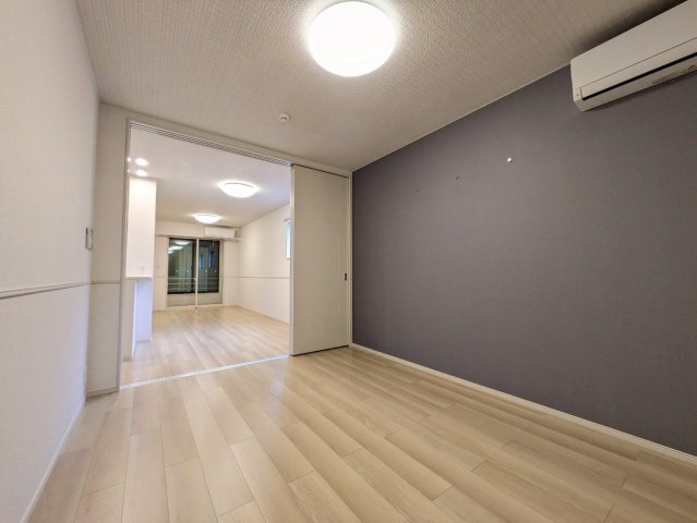 【洋室】 | ※同タイプの写真となります。