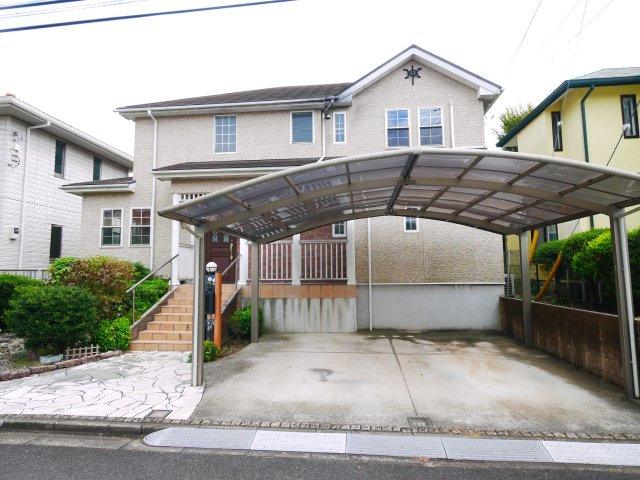 大網白里市季美の森南2　中古戸建の外観|平成18年5月築 5LDK季美の森ゴルフ場のある分譲地 都市ガス上下水 駐車2台 容認事項あり