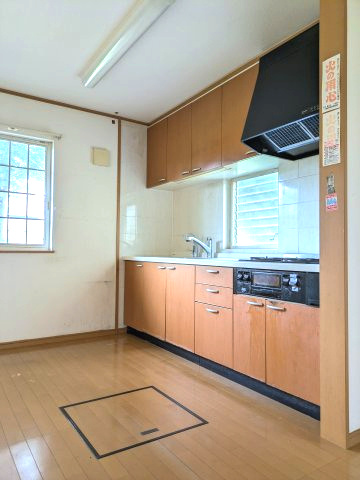大網白里市季美の森南2　中古戸建のキッチン|平成18年5月築 5LDK季美の森ゴルフ場のある分譲地 都市ガス上下水 駐車2台 容認事項あり