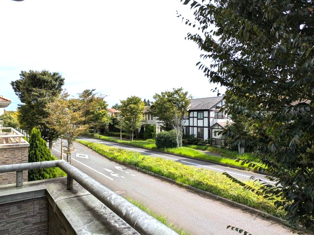 大網白里市季美の森南2　中古戸建のバルコニー|平成18年5月築 5LDK季美の森ゴルフ場のある分譲地 都市ガス上下水 駐車2台 容認事項あり