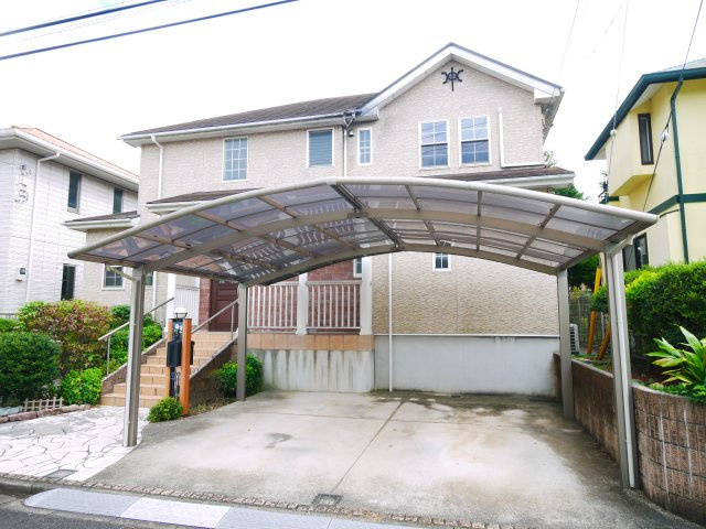 大網白里市季美の森南2　中古戸建の駐車場|平成18年5月築 5LDK季美の森ゴルフ場のある分譲地 都市ガス上下水 駐車2台 容認事項あり
